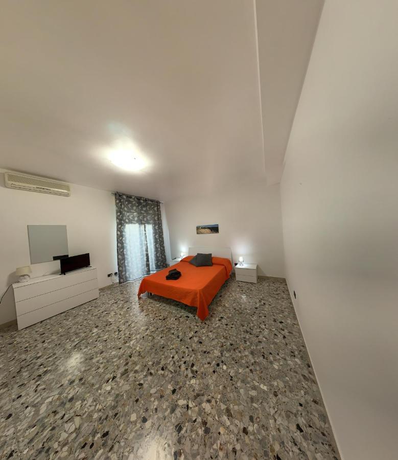 Al Flamingo Apartment Syracuse Bagian luar foto